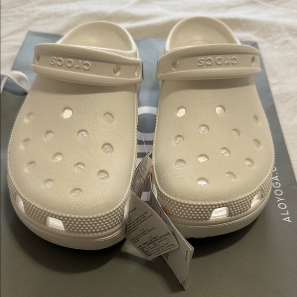 CROCS Iconic Comfort Classic White  Sandals - Picture 1 of 6